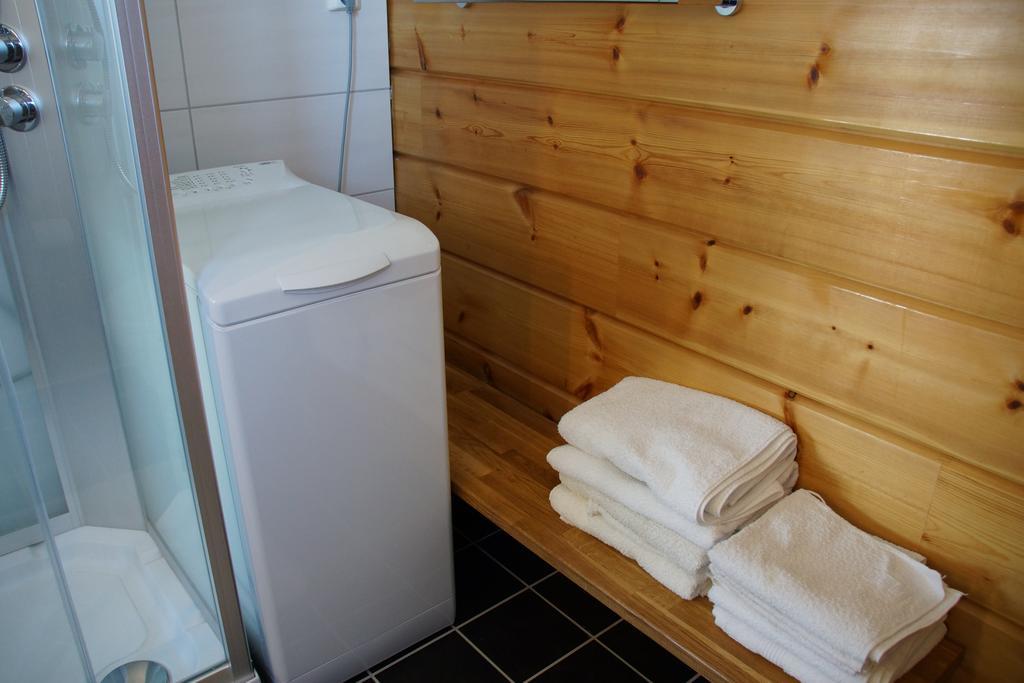 Aaroybukt Guesthouse Aroybukta ภายนอก รูปภาพ