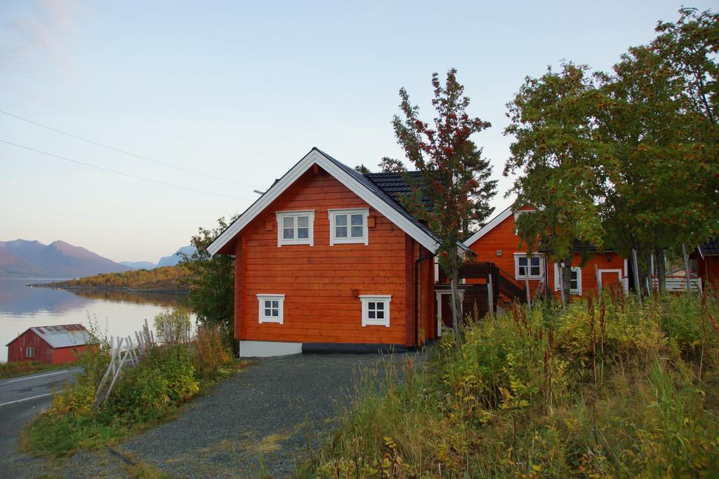Aaroybukt Guesthouse Aroybukta ภายนอก รูปภาพ